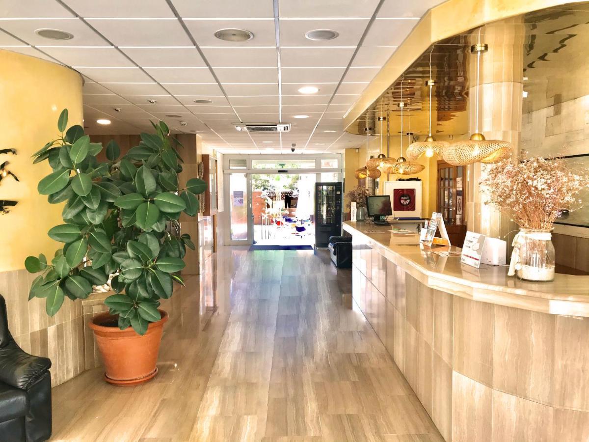 Hotel Stella Maris Blanes Bagian luar foto