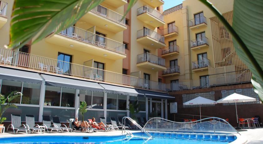 Hotel Stella Maris Blanes Bagian luar foto