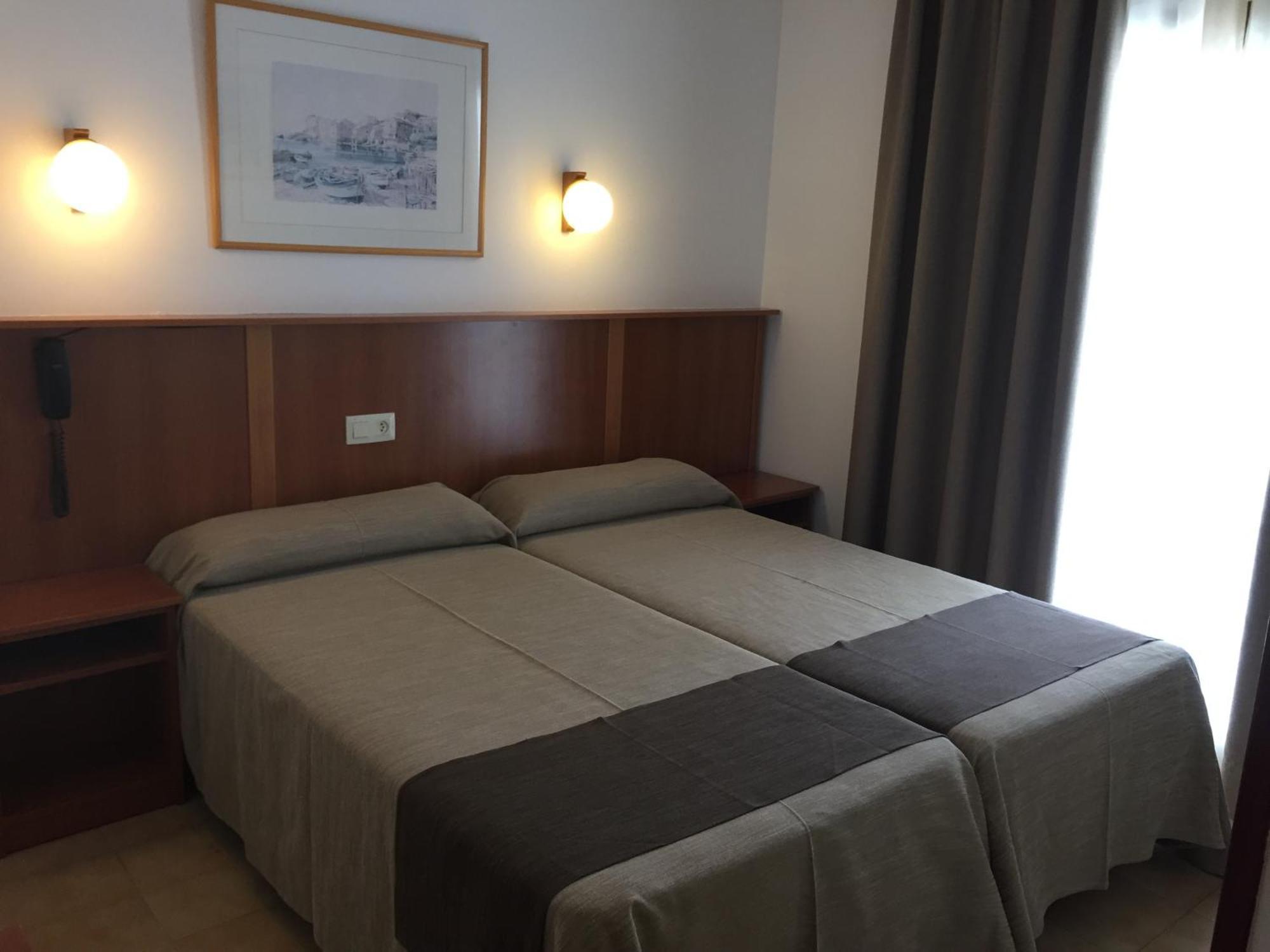 Hotel Stella Maris Blanes Bagian luar foto