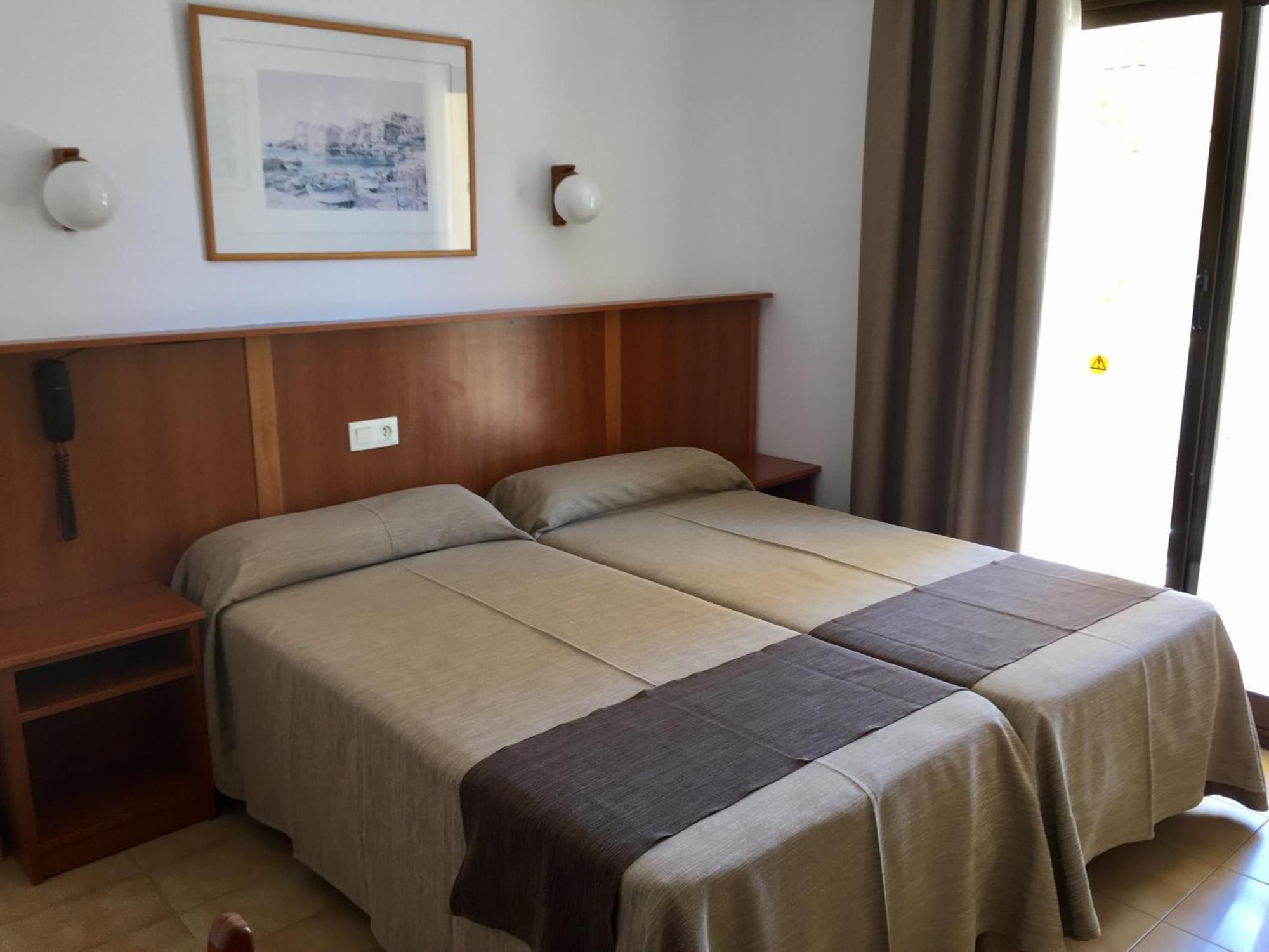 Hotel Stella Maris Blanes Bagian luar foto