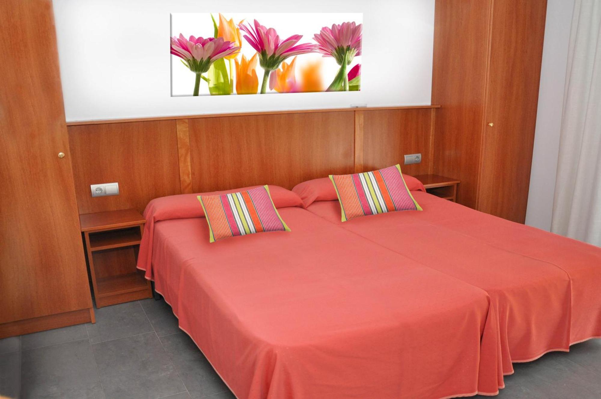 Hotel Stella Maris Blanes Bagian luar foto