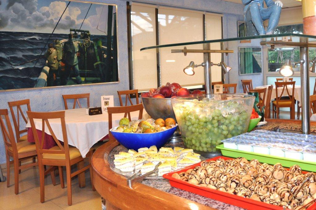 Hotel Stella Maris Blanes Bagian luar foto