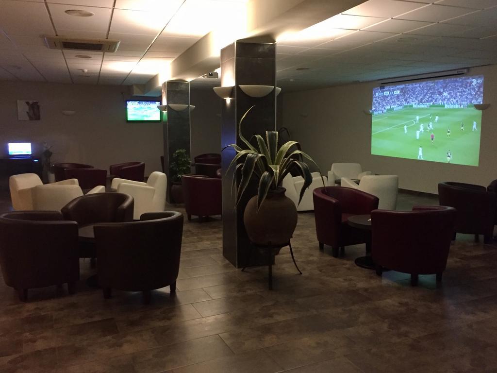 Hotel Stella Maris Blanes Bagian luar foto
