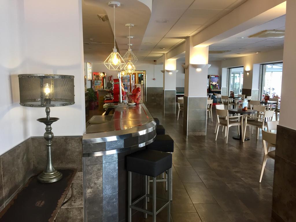 Hotel Stella Maris Blanes Bagian luar foto