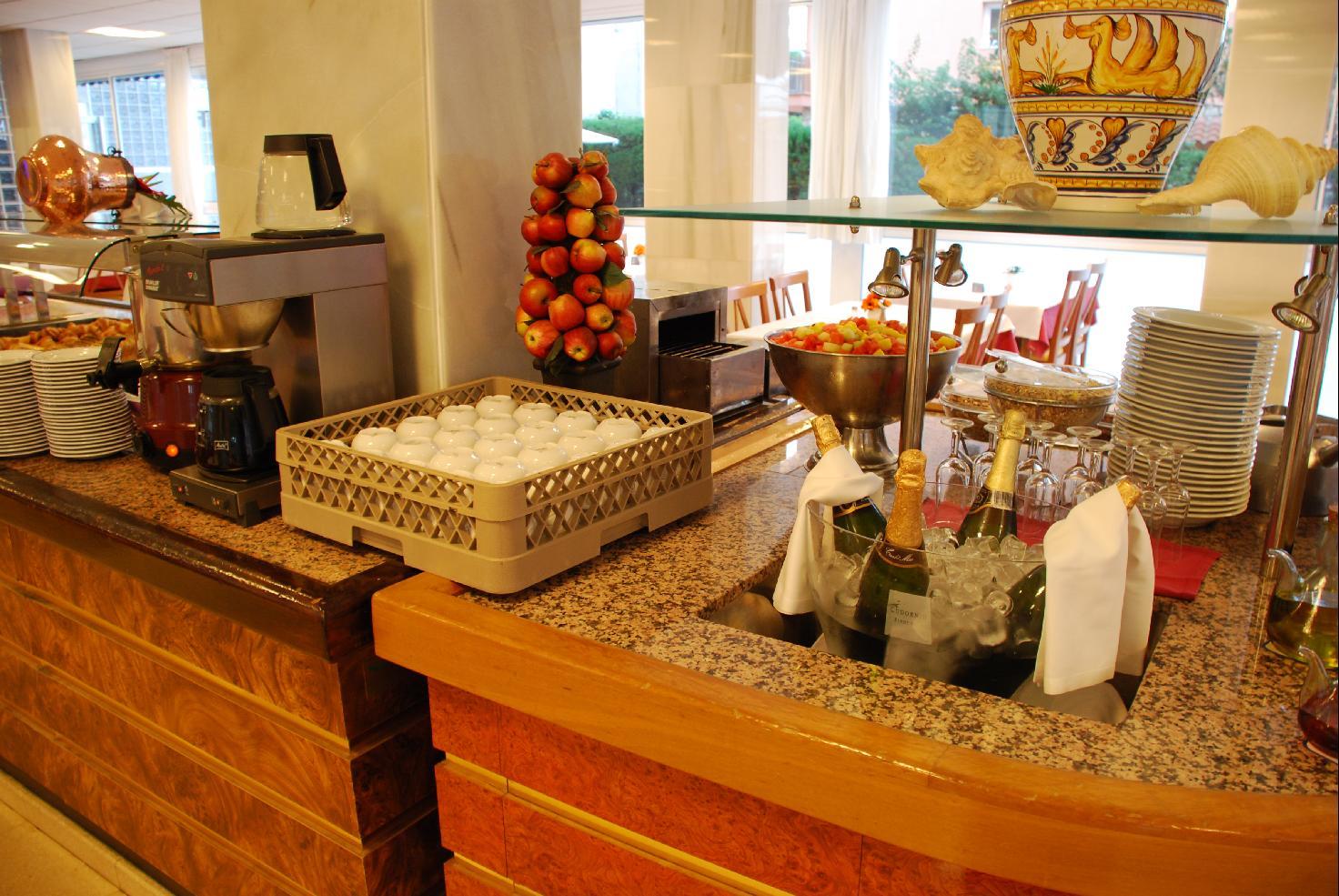 Hotel Stella Maris Blanes Bagian luar foto