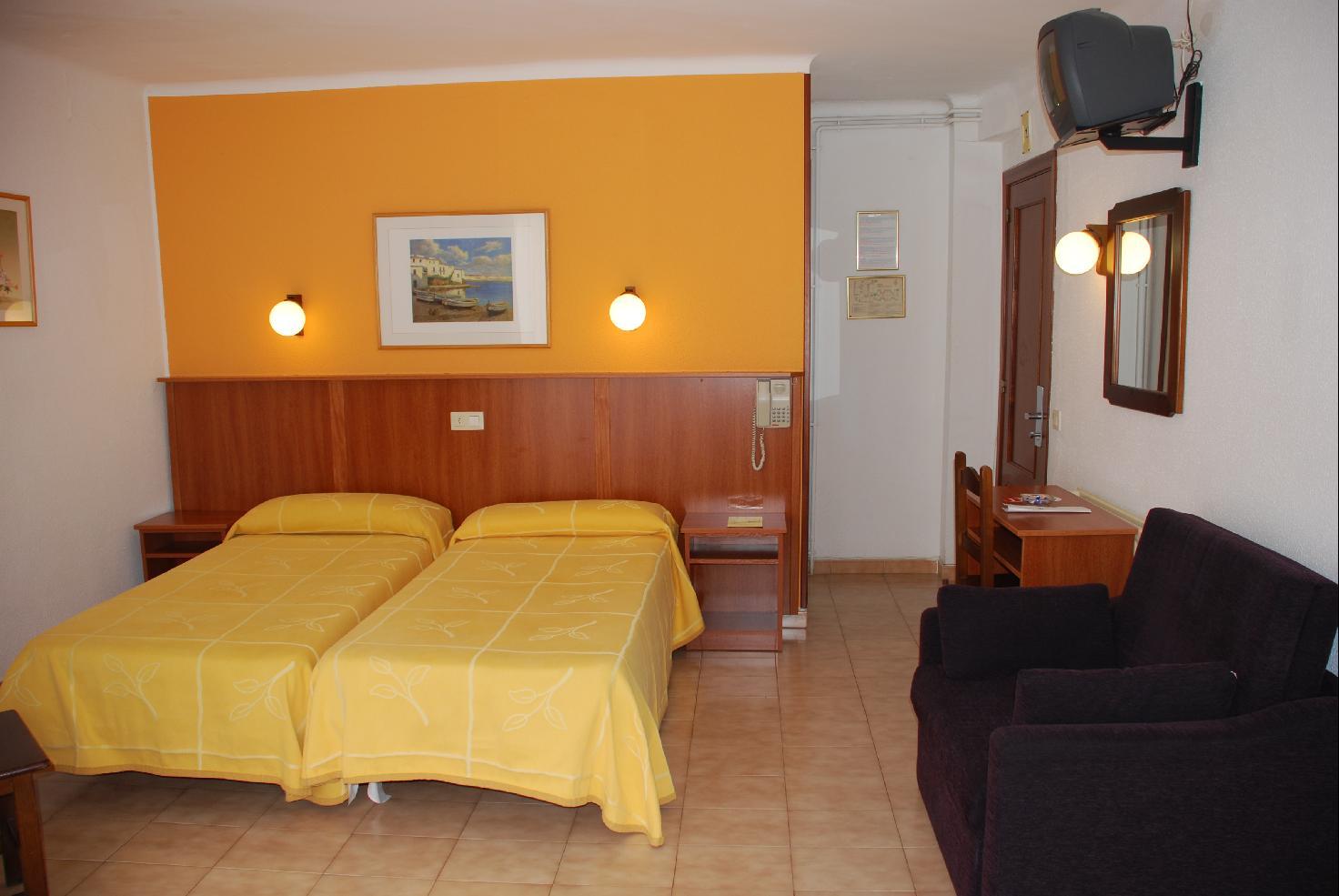 Hotel Stella Maris Blanes Bagian luar foto