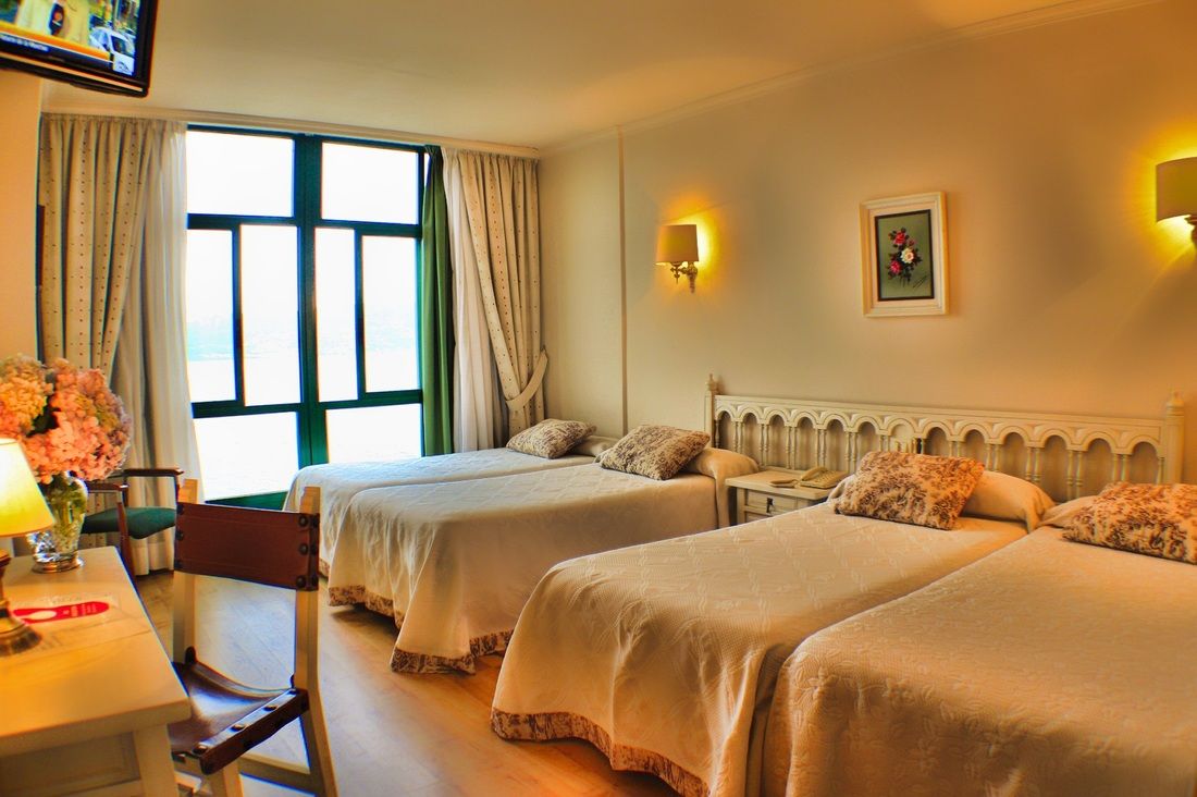 Hotel Stella Maris Blanes Bagian luar foto