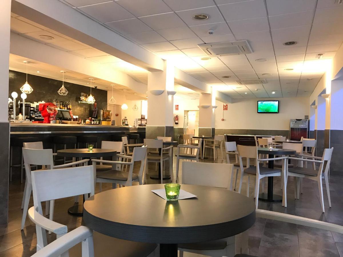 Hotel Stella Maris Blanes Bagian luar foto