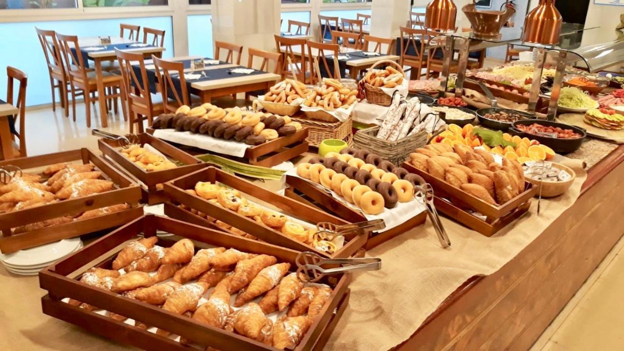 Hotel Stella Maris Blanes Bagian luar foto